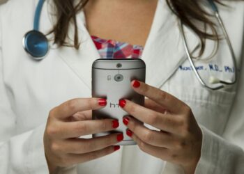 gray HTC Android smartphone